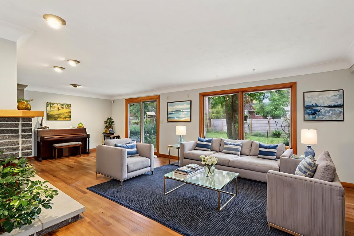 next background image