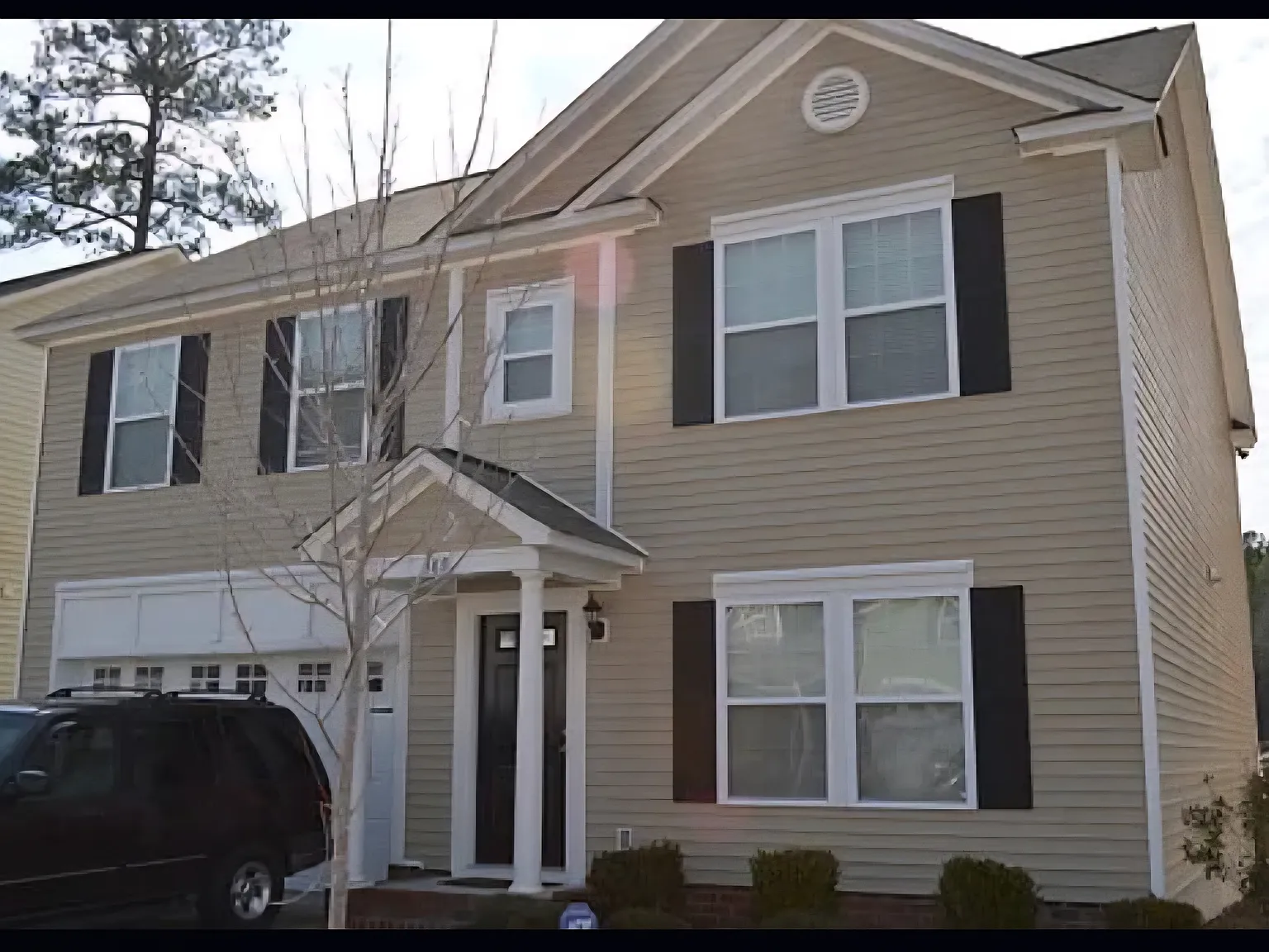 4 bed, 2.5 bath, 2250 sqft, $2,800 — Photo 1