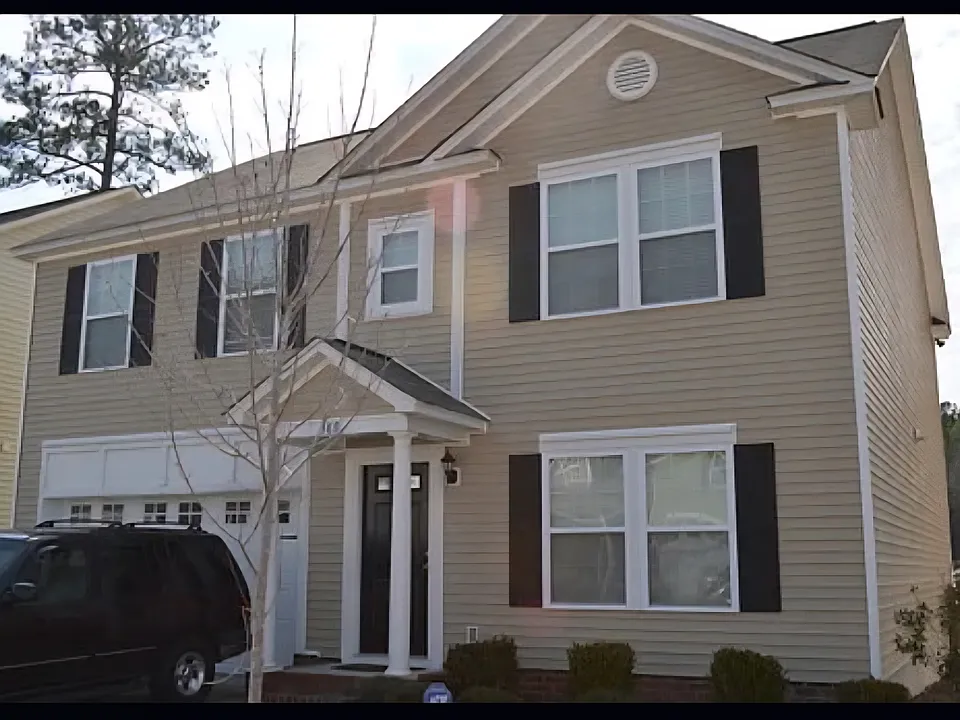 389 Denman Loop