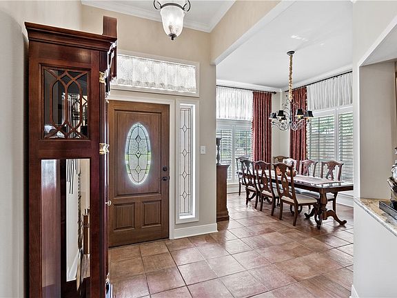 3rd image of 926 Grand Oaks Cir