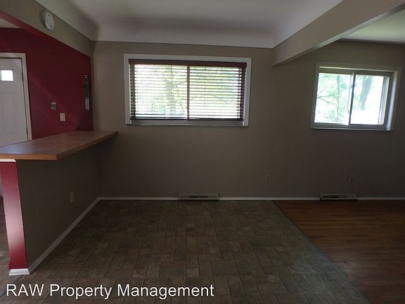 3rd image of 1033 Harbury Dr