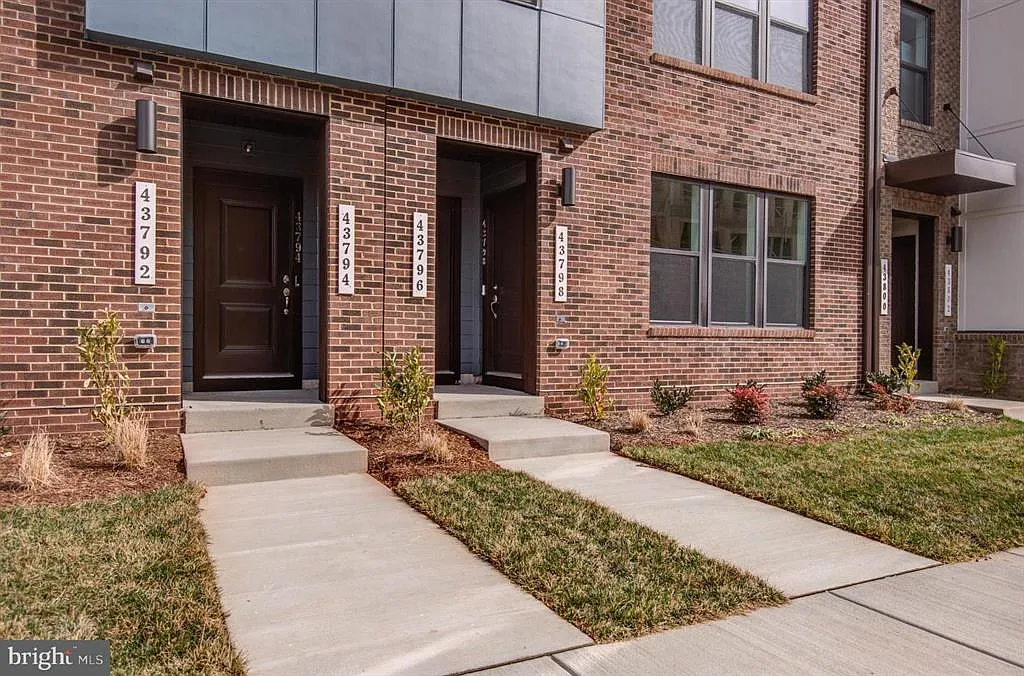 3 bed, 1668 sqft, $2,900 — Photo 2