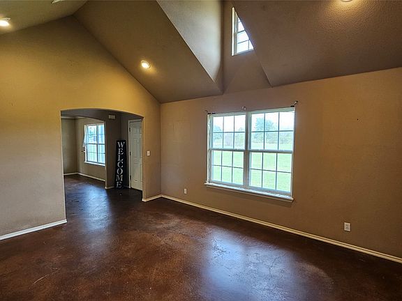 5th image of 3470 N 335th Rd