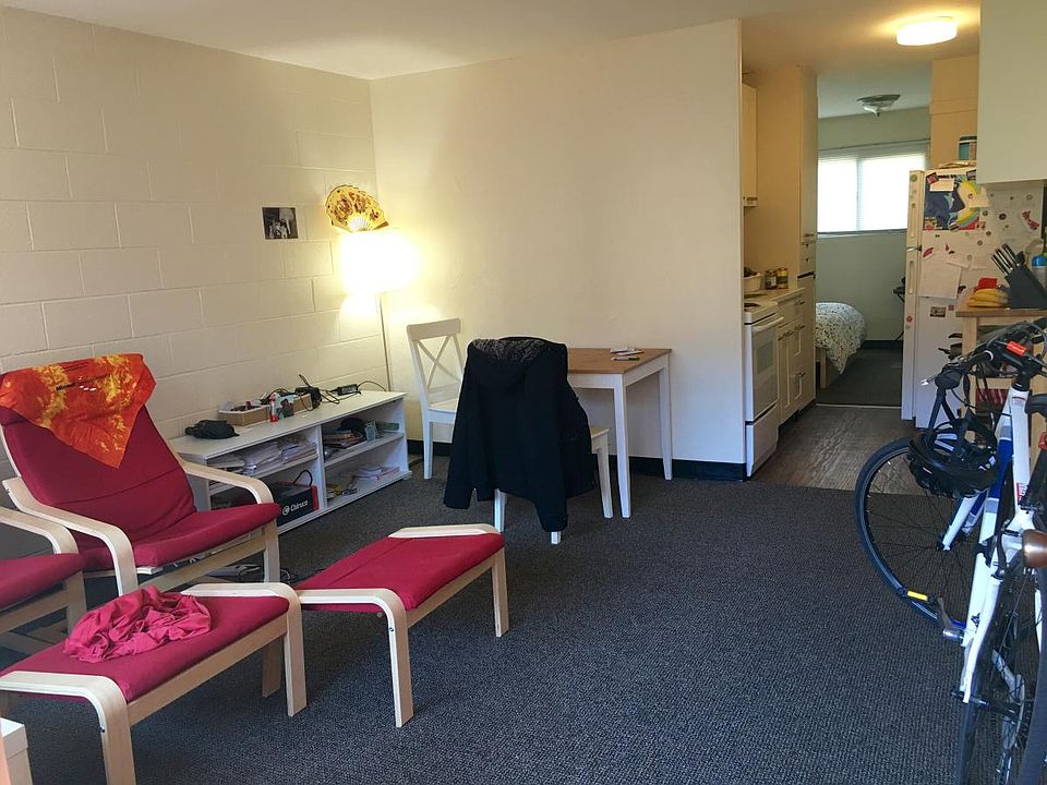 1st image of 1120 NE 43rd St APT 109