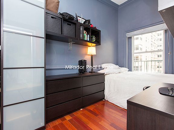 4th image of 10 E 8th St APT 4
