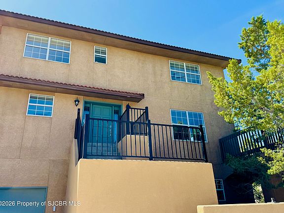 4th image of 621 Cerrillos Dr