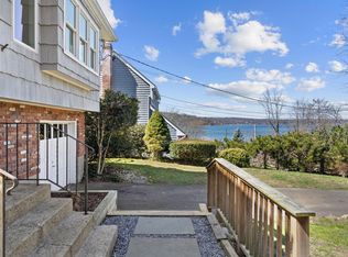 12 Flora St, Cold Spring Harbor, NY 11724