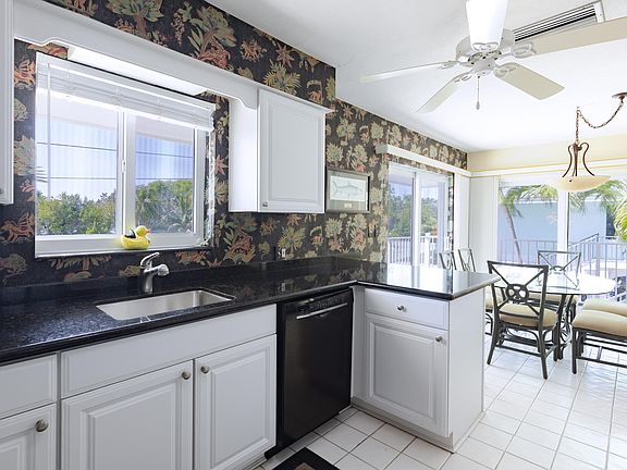 5th image of 219 Schooner Ln