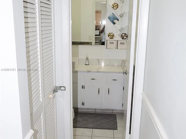 1569 Shaker Cir — Photo 20