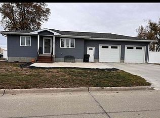 402 3rd St, Sloan, IA 51055