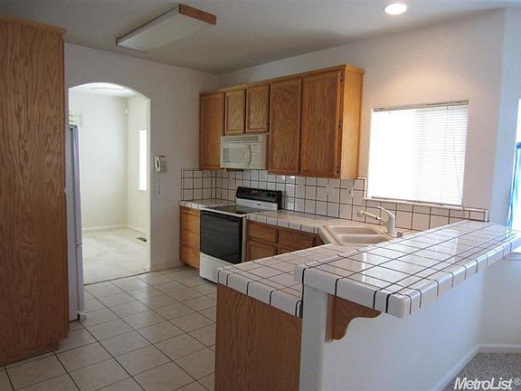 4th image of 5044 Collina Pl