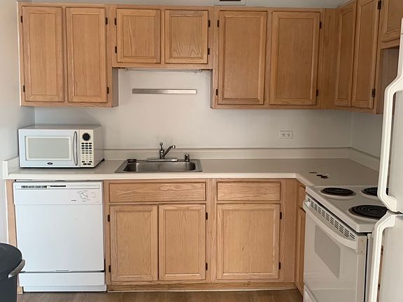4th image of 200 N Dearborn St Unit 4002