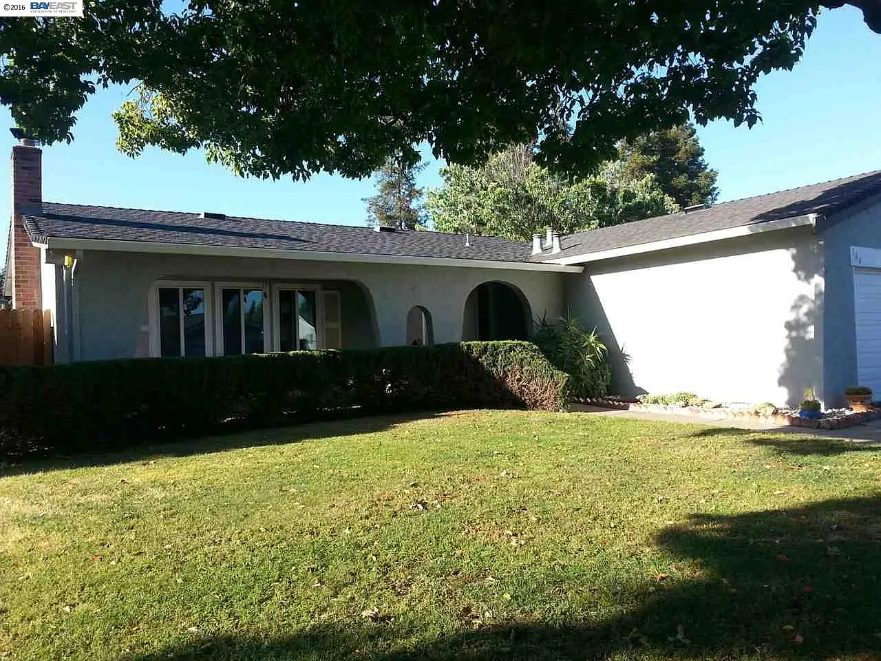164 Topaz Way photo 1
