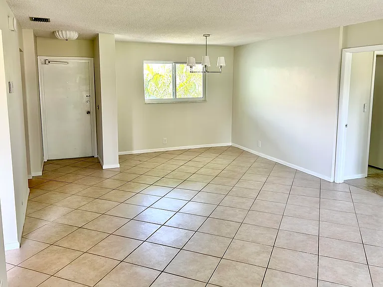 421 S Lakeside Dr #7 — Photo 4
