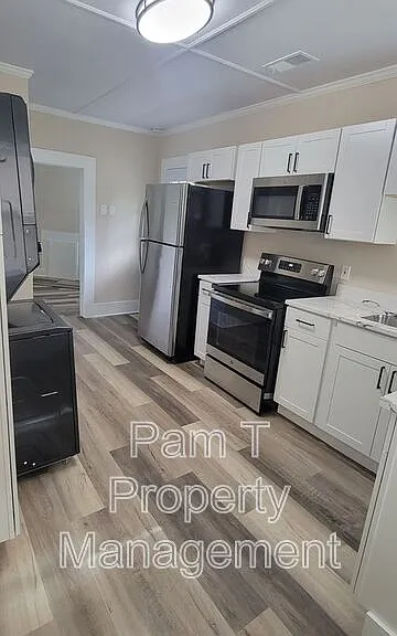16 Helmken St — Photo 29
