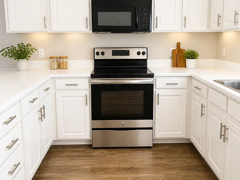 380 W Pointe Dr — Photo 4