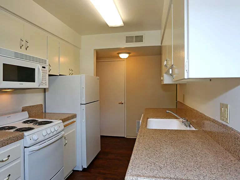 Mallard Creek Apartments — Photo 5