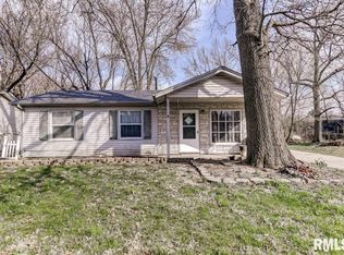 14 Ivy Hill Dr, Riverton, IL 62561