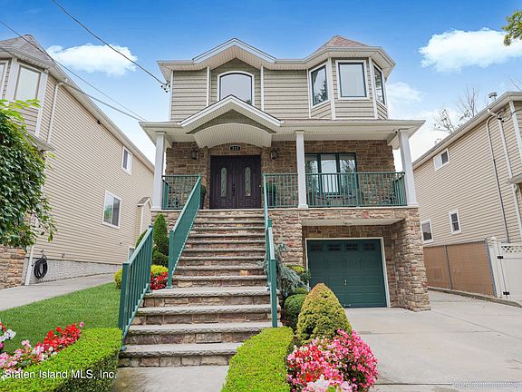 2nd image of 225 Detroit Ave