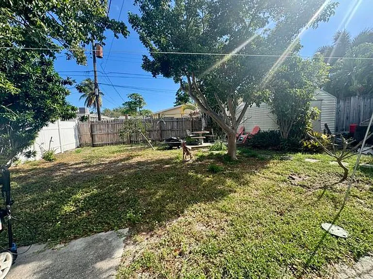 1322 N M St — Photo 9