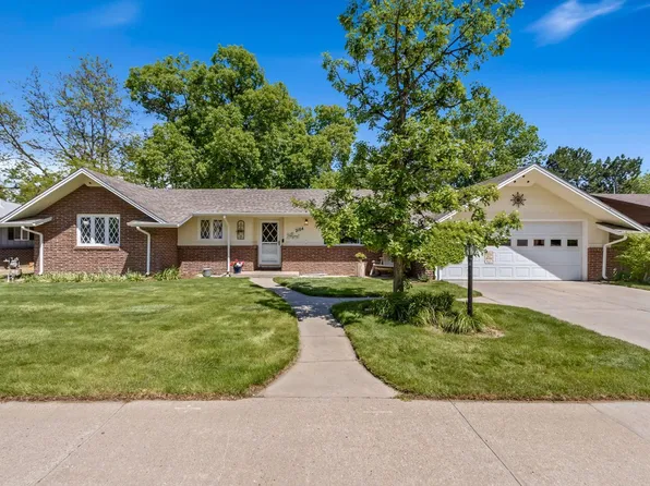 2104 Leila Dr, Loveland, CO 80538