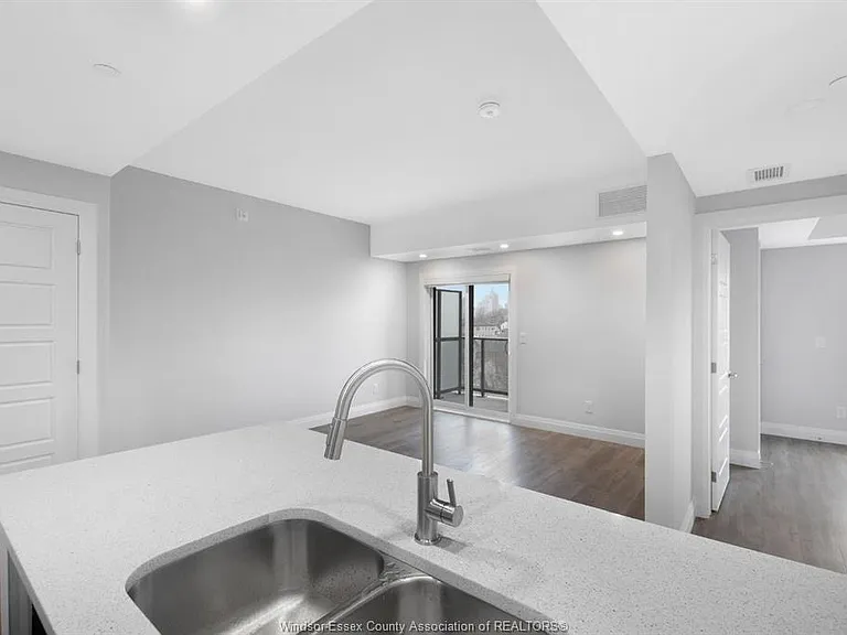 840 Wyandotte St E #407 — Photo 11