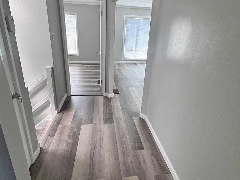 1646 Yosemite Ave #1646 — Photo 5