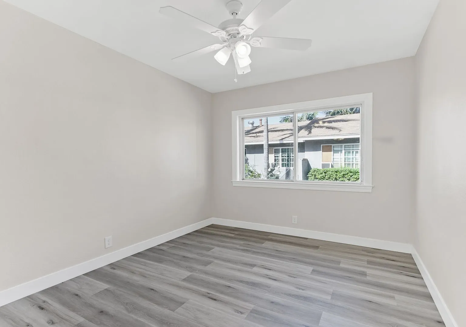 2348 Revere Ave — Photo 1