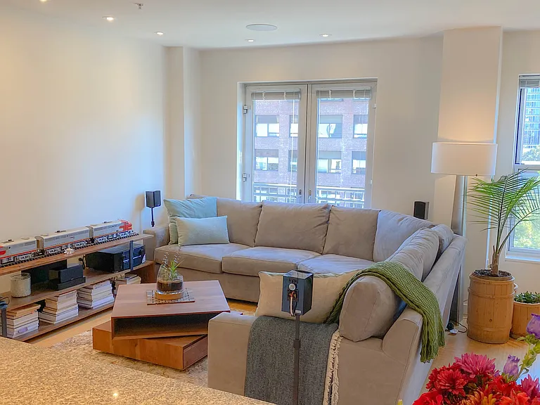 16 Miner St #608 — Photo 2