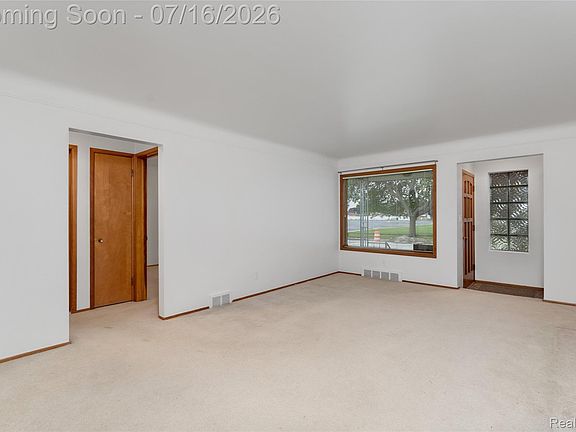 4th image of 28665 Campbell Dr