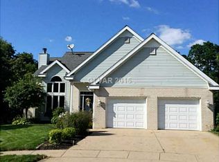 1027 Lantern Ct, Dixon, IL 61021