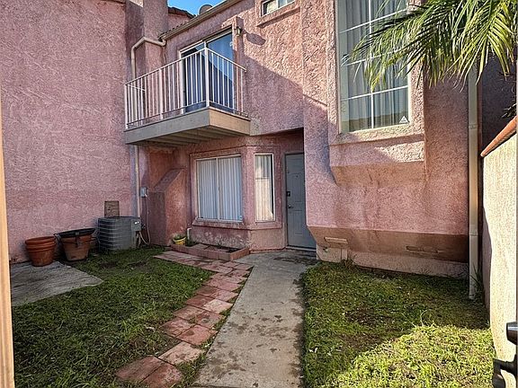4th image of 165 Racquet Club Dr