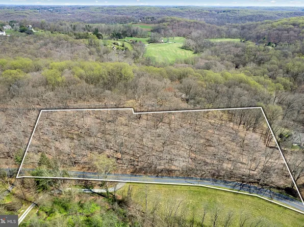 1 Spitfire House Ln, Landenberg, PA 19350