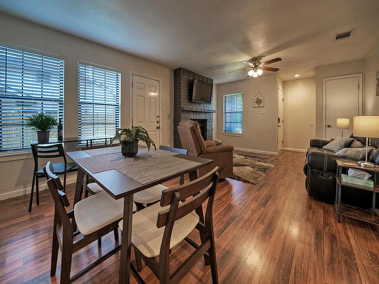 1004 Hyridge St — Photo 11