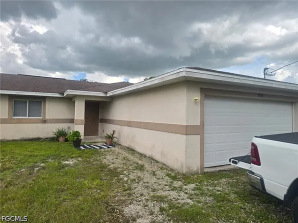 909 Eisenhower Blvd, Lehigh Acres, FL 33974