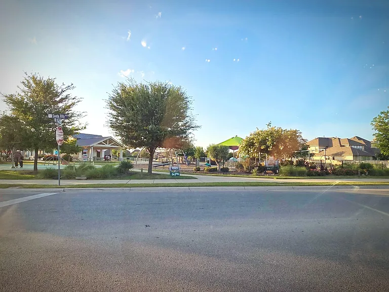 150 Elisha Dr — Photo 20