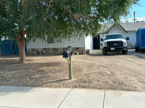 219 E Fairview Rd, Bakersfield, CA 93307