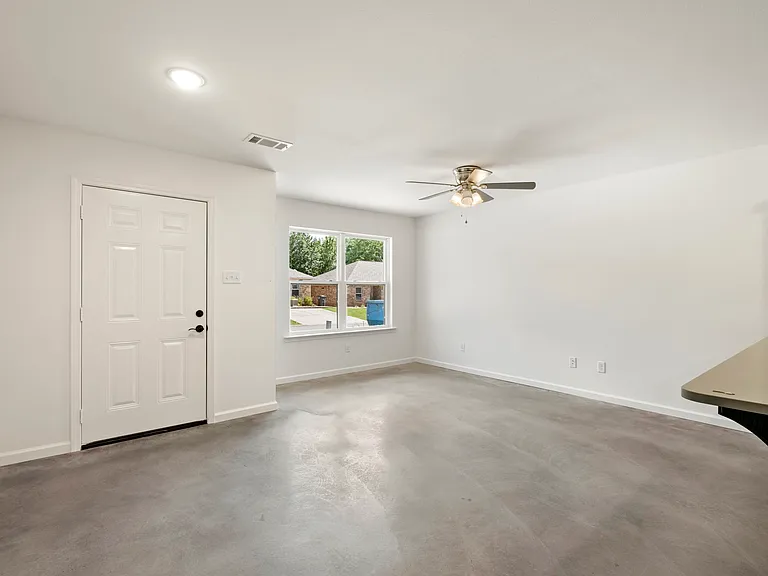 715 Supreme Ct — Photo 9
