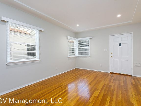 2nd image of 959 S Marengo Ave #10829794