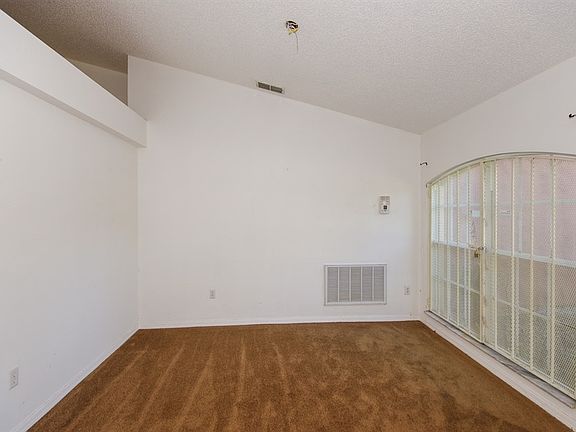 5th image of 18826 Tacoma St