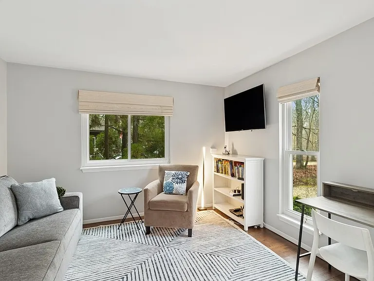 102 Sycamore Dr — Photo 18