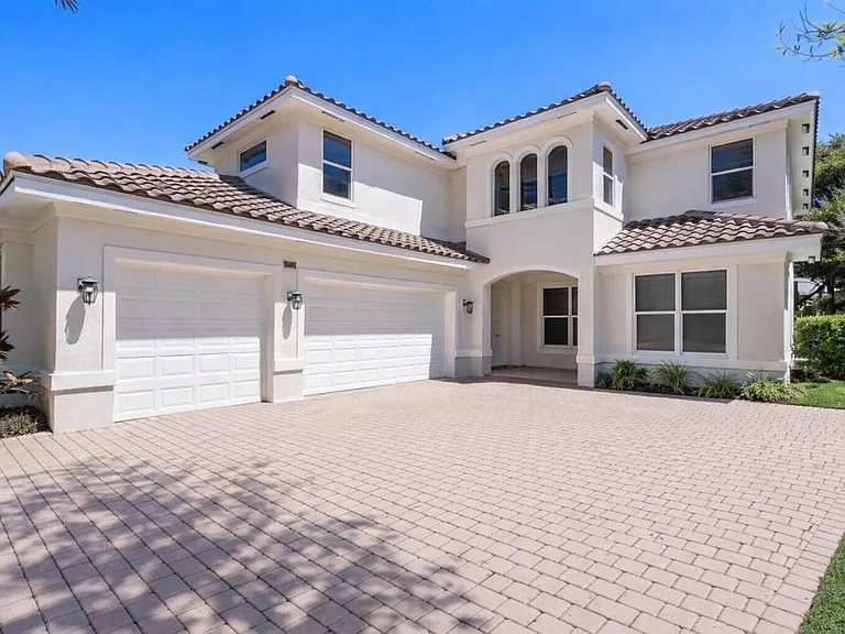 2013 Harbor View Cir — Photo 2