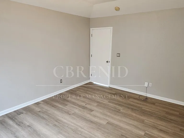 4505 Ponderosa Dr — Photo 8