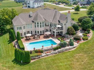 W263N6269 Ridge Dr, Lisbon, WI 53089