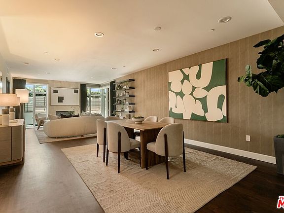 3rd image of 447 N Doheny Dr APT 101