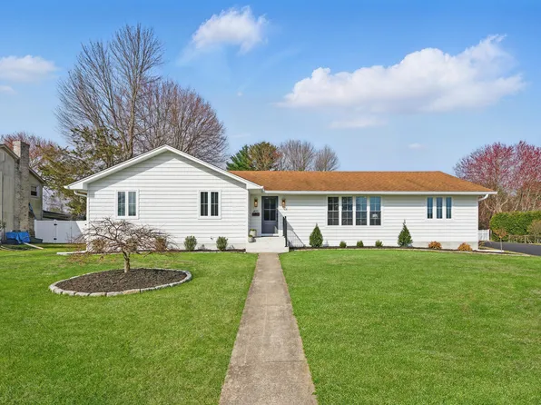 401 Coppermill Road, Wethersfield, CT 06109