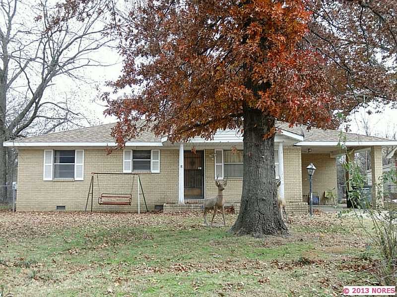 1st image of 302 N McCracken St