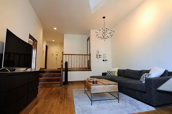 Rented by JK Dansar Corp | media 9