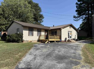 210 Hillwood St, Eddyville, KY 42038