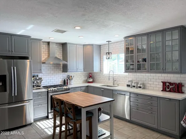 3909 E Shaw Butte Dr, Phoenix, AZ 85028